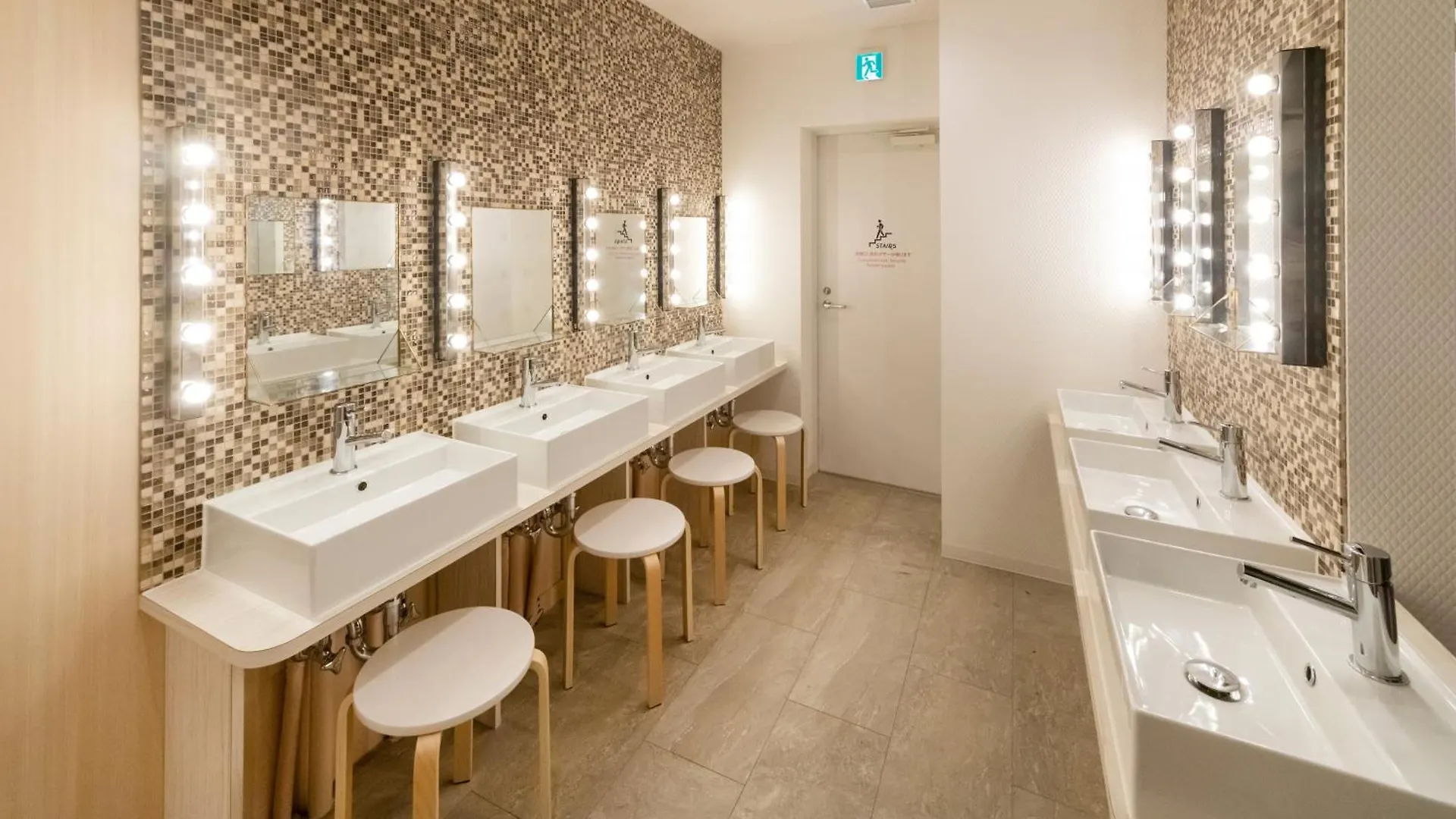 Eegee Stay Kamata Tokyo Capsule hotel
